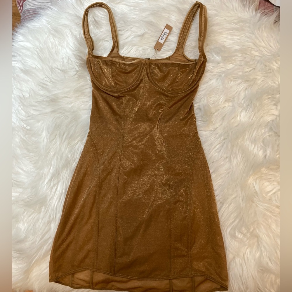 RARE SKIMS Glissenette Corset Mini Dress NWT Chai Bodycon Gold Medium Left ONLY - Picture 1 of 11